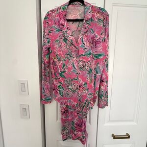 Lilly Pulitzer XL Pajama Set in Cockatoo Paws for a Cause print